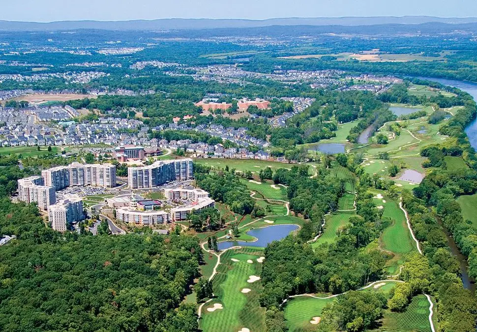 Aerial view of buildings and golf course in Leesburg, Virgina